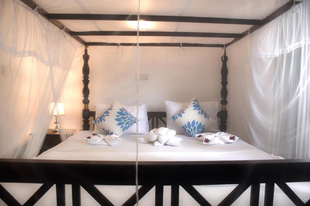 Villa De White Sambur Хикадува Екстериор снимка