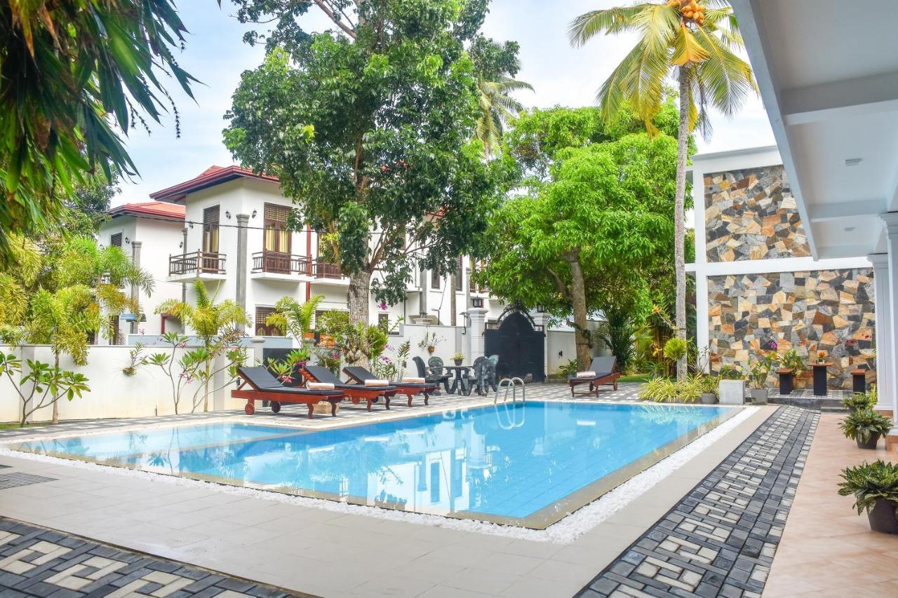 Villa De White Sambur Хикадува Екстериор снимка