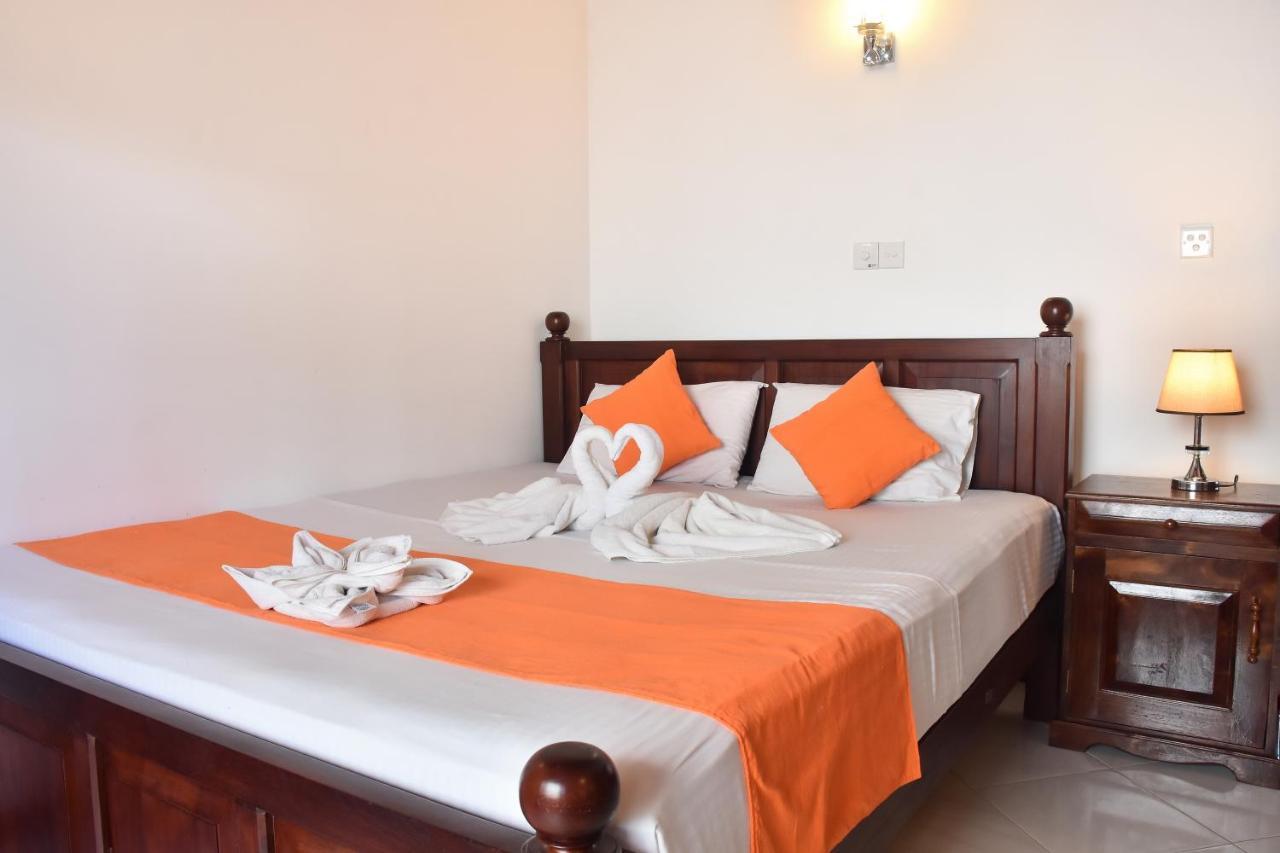 Villa De White Sambur Хикадува Екстериор снимка