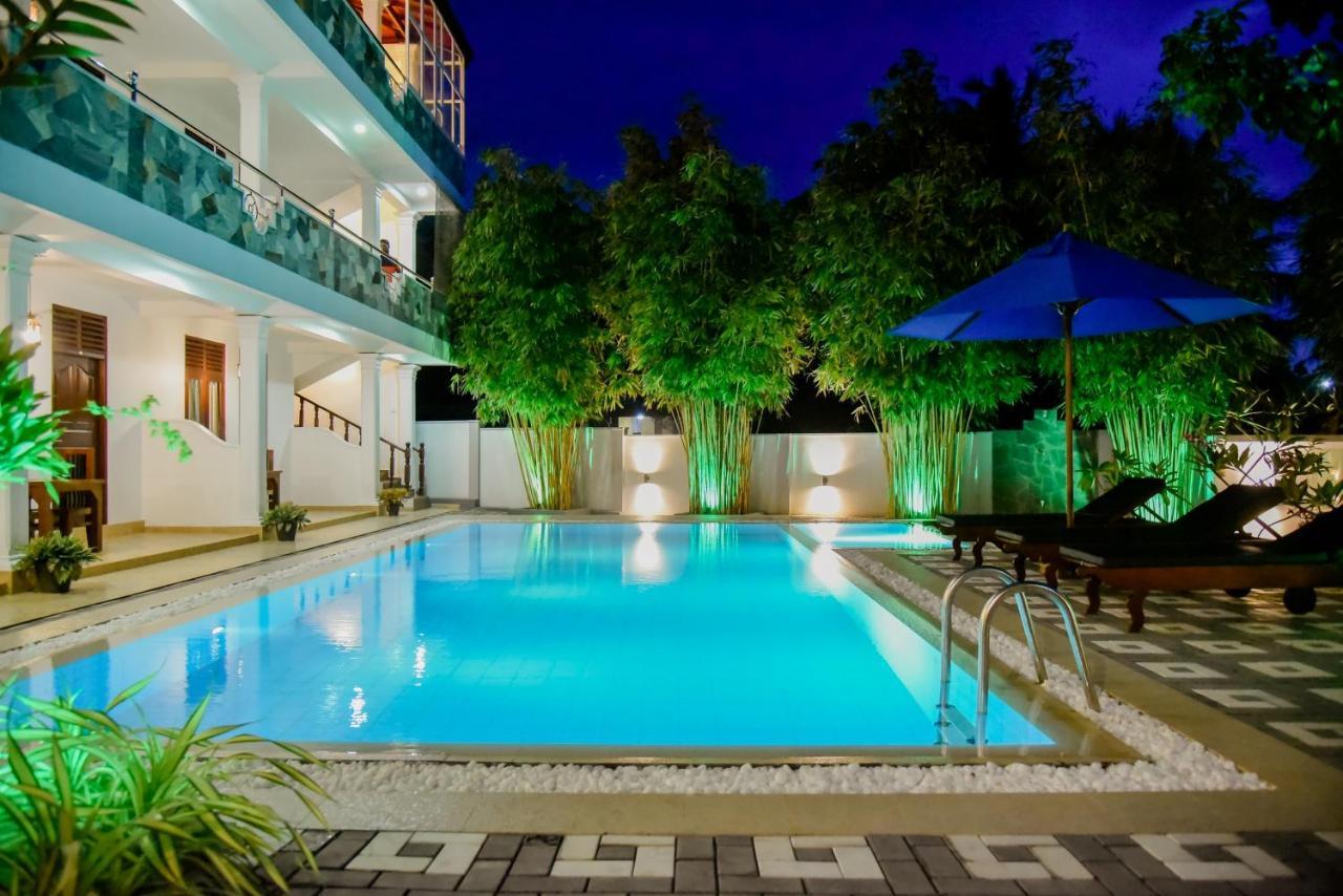 Villa De White Sambur Хикадува Екстериор снимка