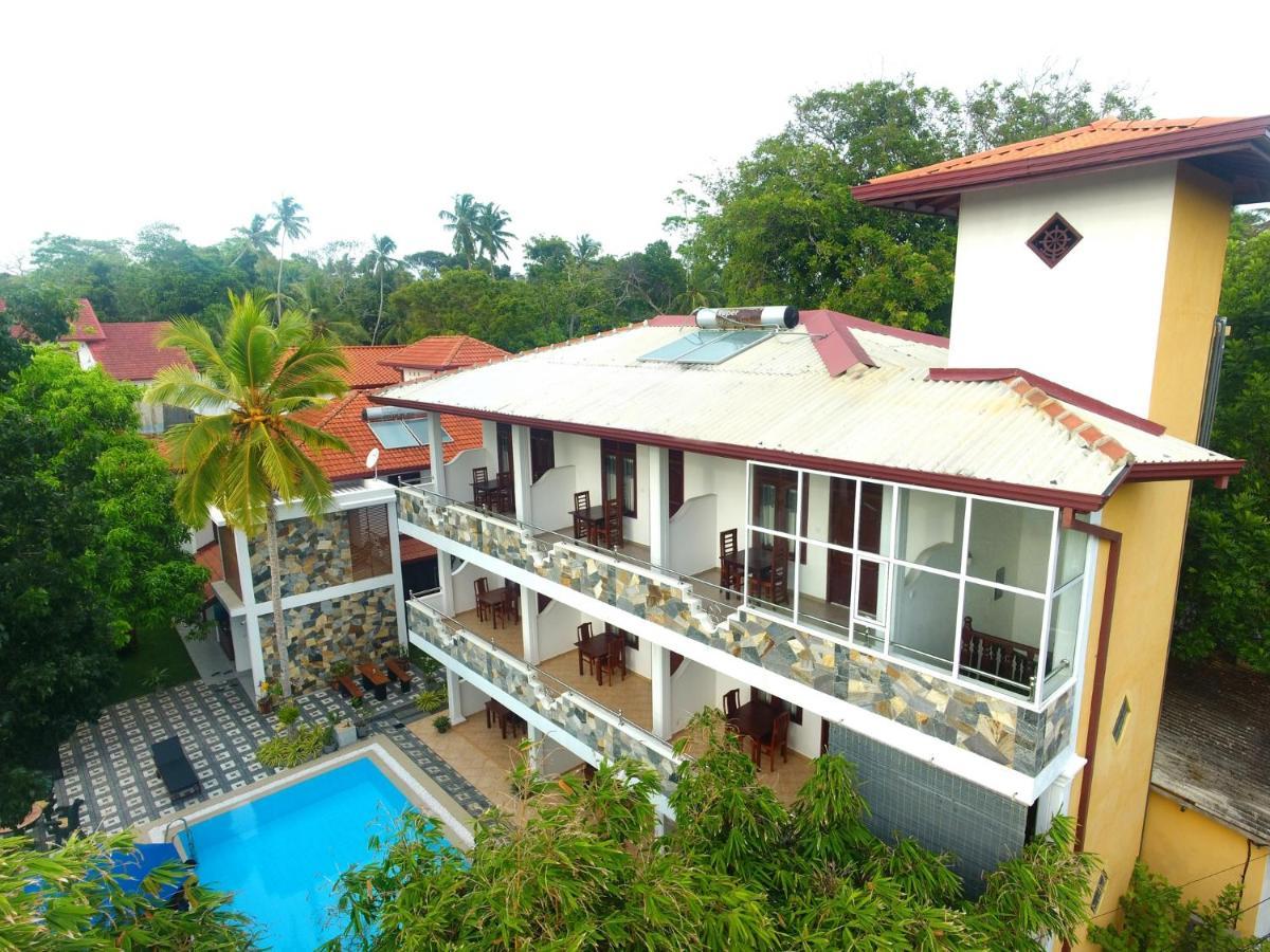 Villa De White Sambur Хикадува Екстериор снимка