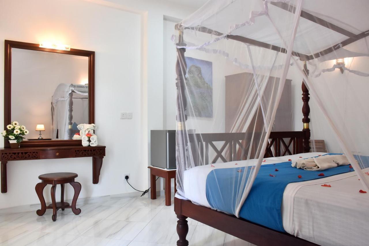 Villa De White Sambur Хикадува Екстериор снимка