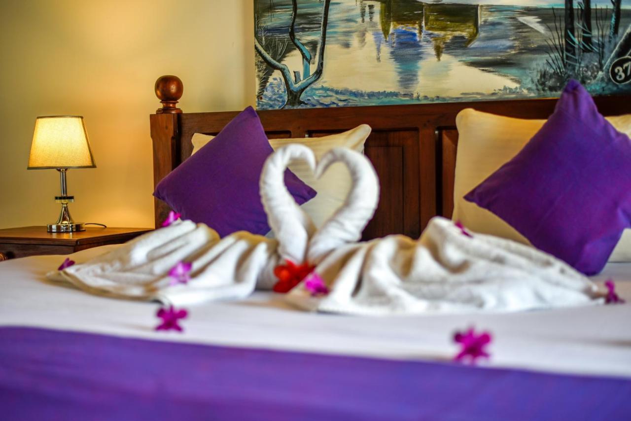 Villa De White Sambur Хикадува Екстериор снимка