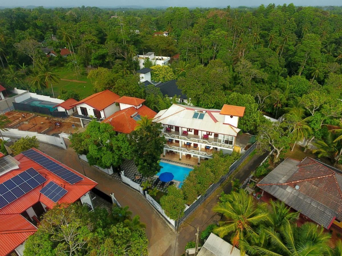 Villa De White Sambur Хикадува Екстериор снимка