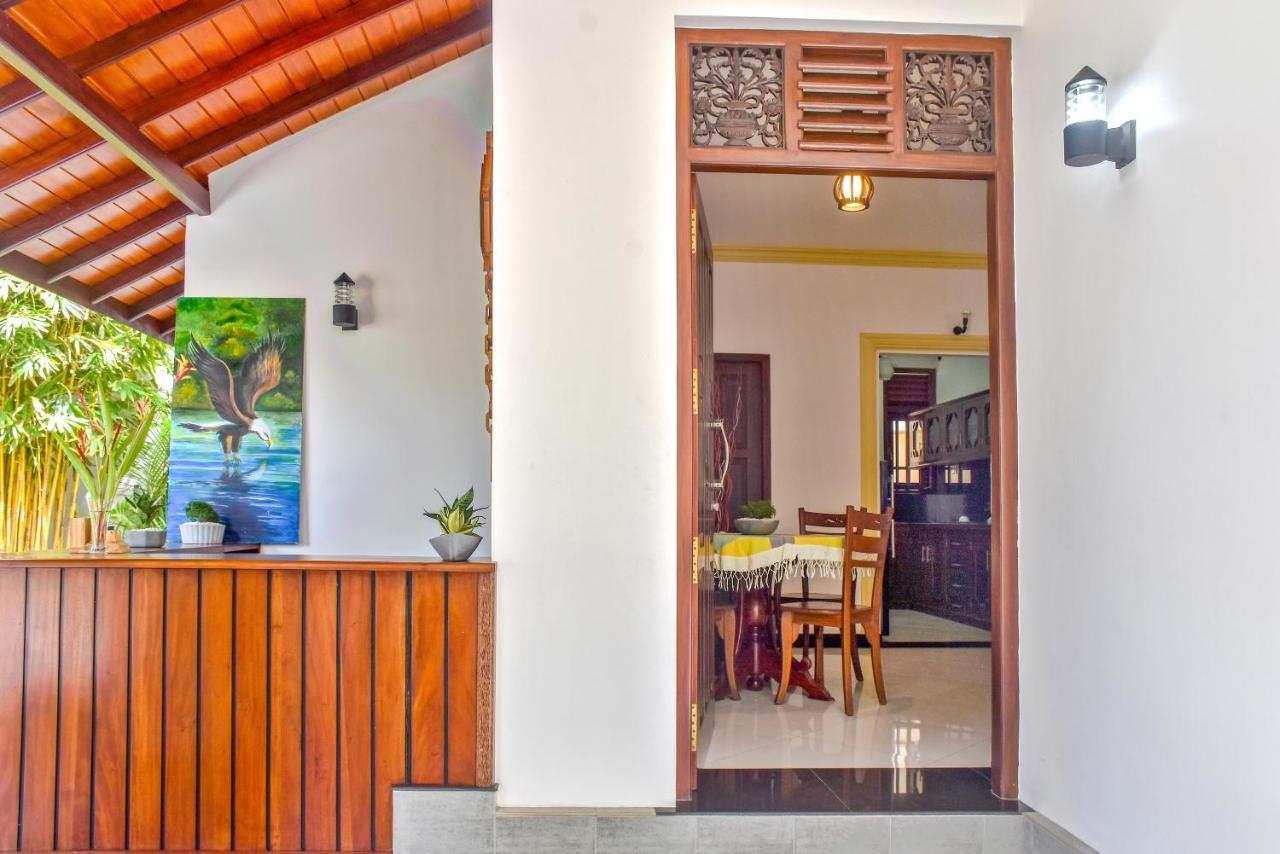 Villa De White Sambur Хикадува Екстериор снимка