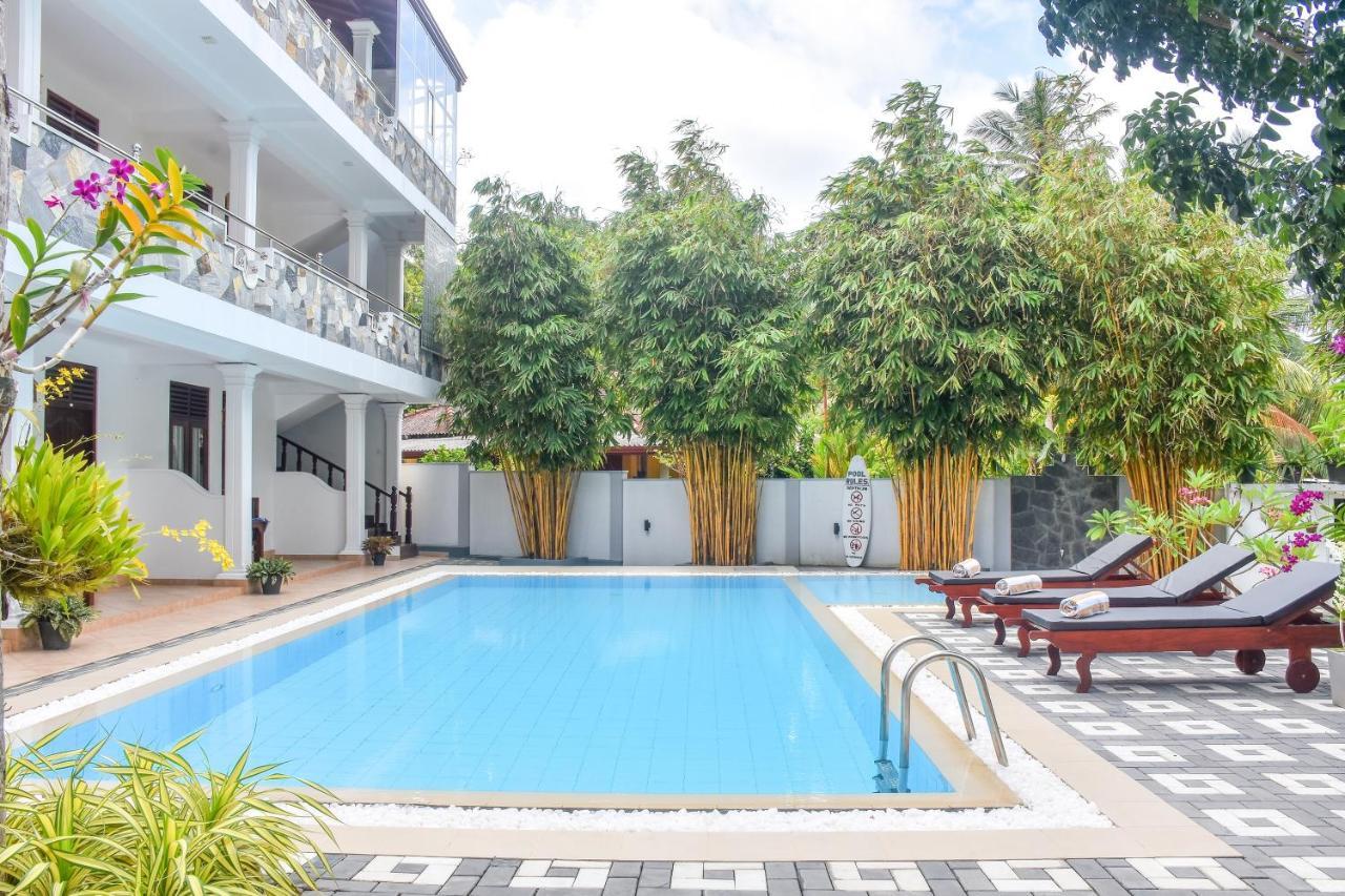 Villa De White Sambur Хикадува Екстериор снимка