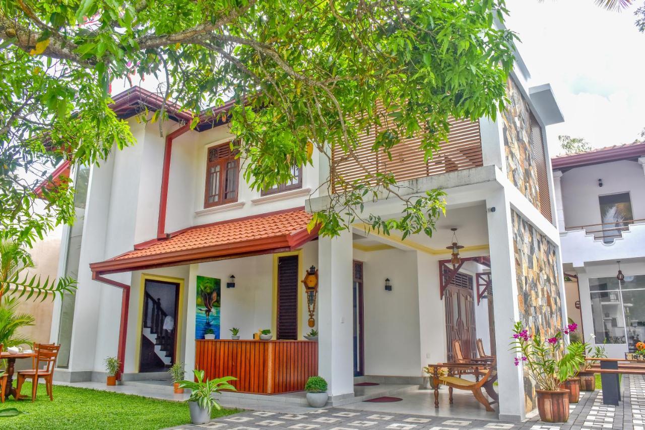 Villa De White Sambur Хикадува Екстериор снимка