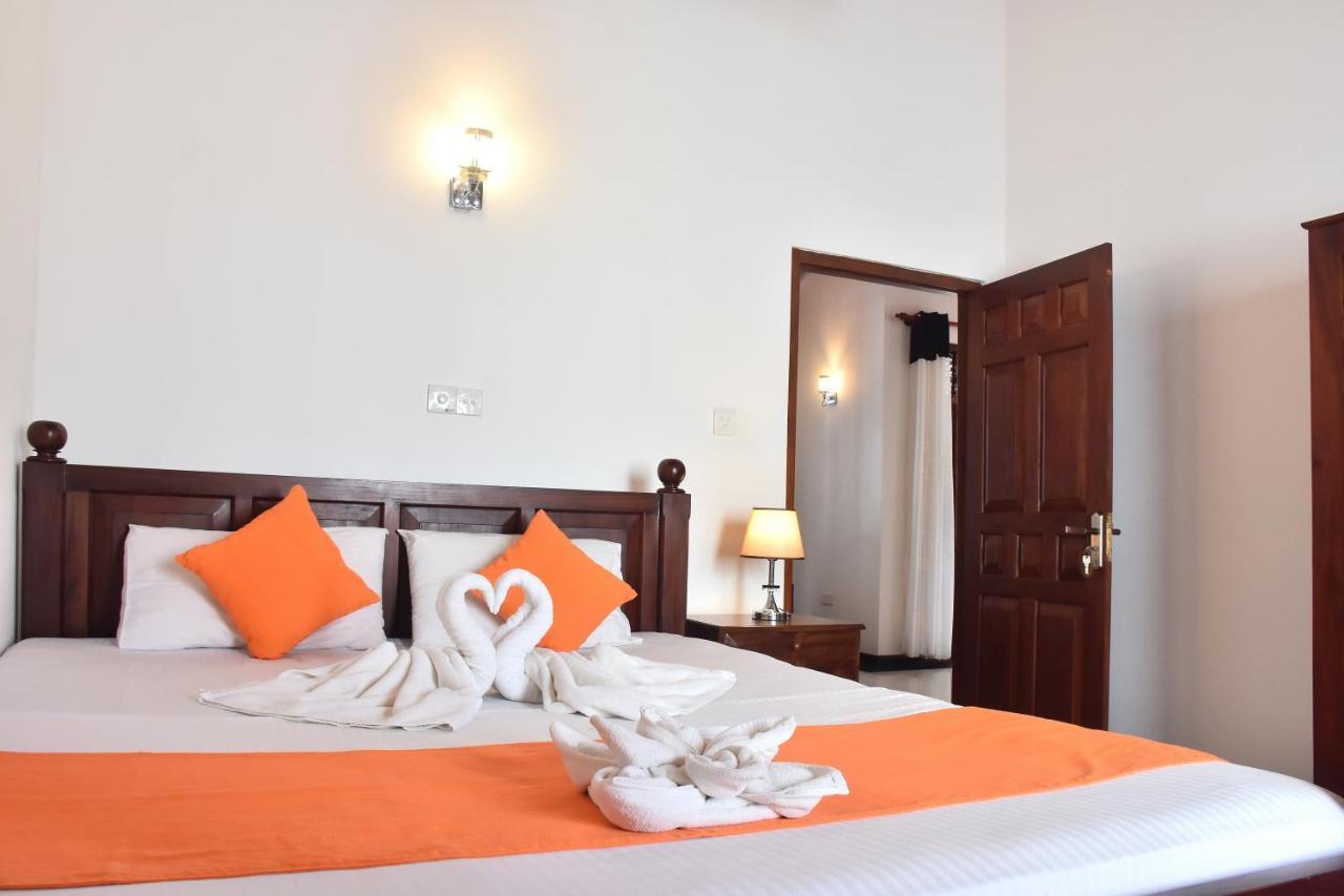 Villa De White Sambur Хикадува Екстериор снимка