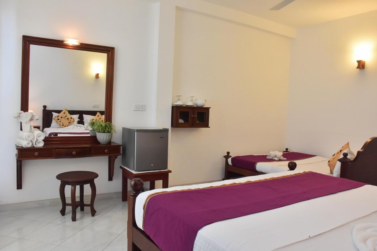 Villa De White Sambur Хикадува Екстериор снимка