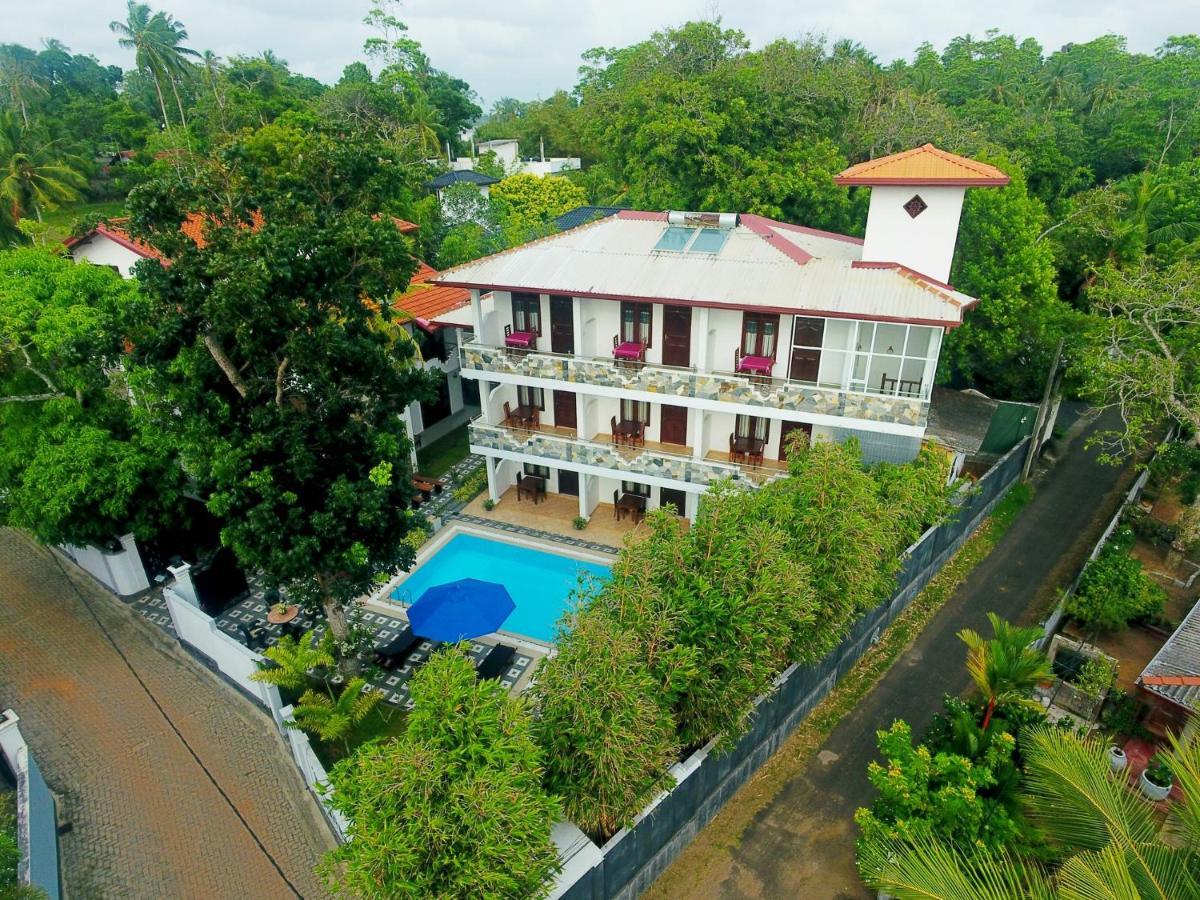 Villa De White Sambur Хикадува Екстериор снимка