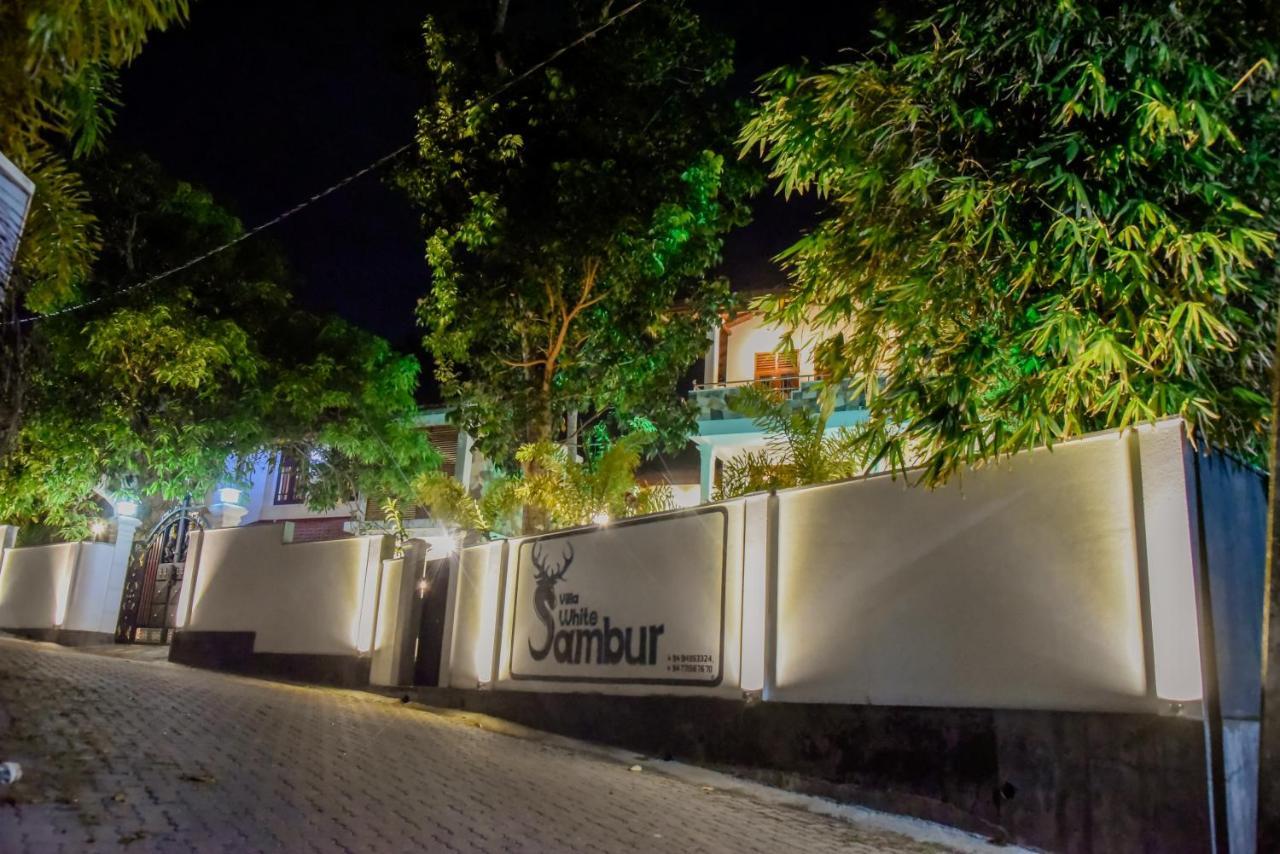 Villa De White Sambur Хикадува Екстериор снимка