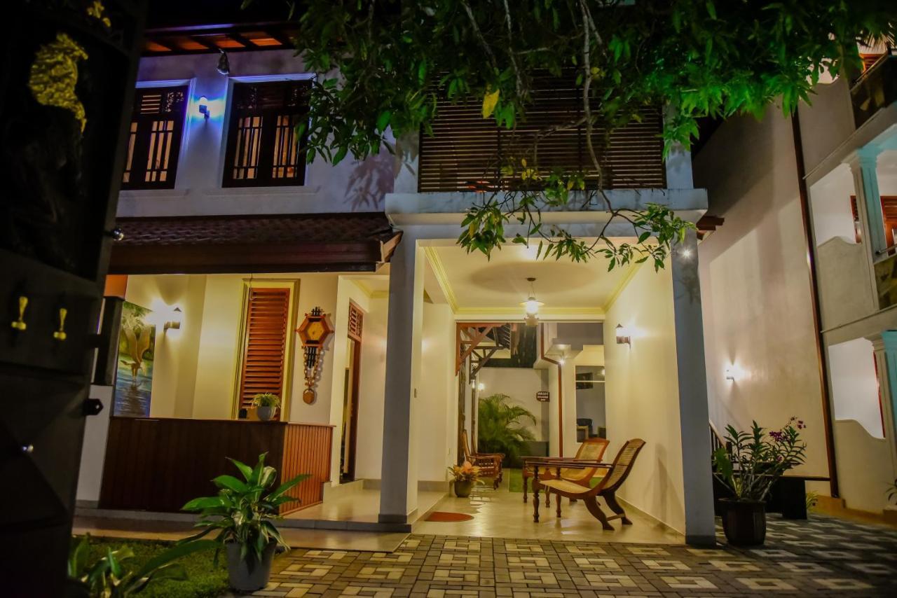 Villa De White Sambur Хикадува Екстериор снимка