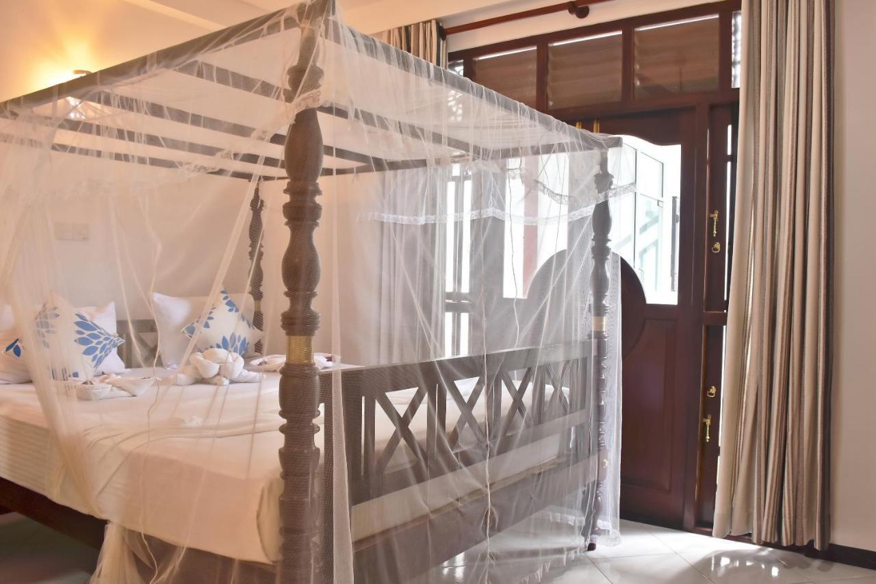 Villa De White Sambur Хикадува Екстериор снимка