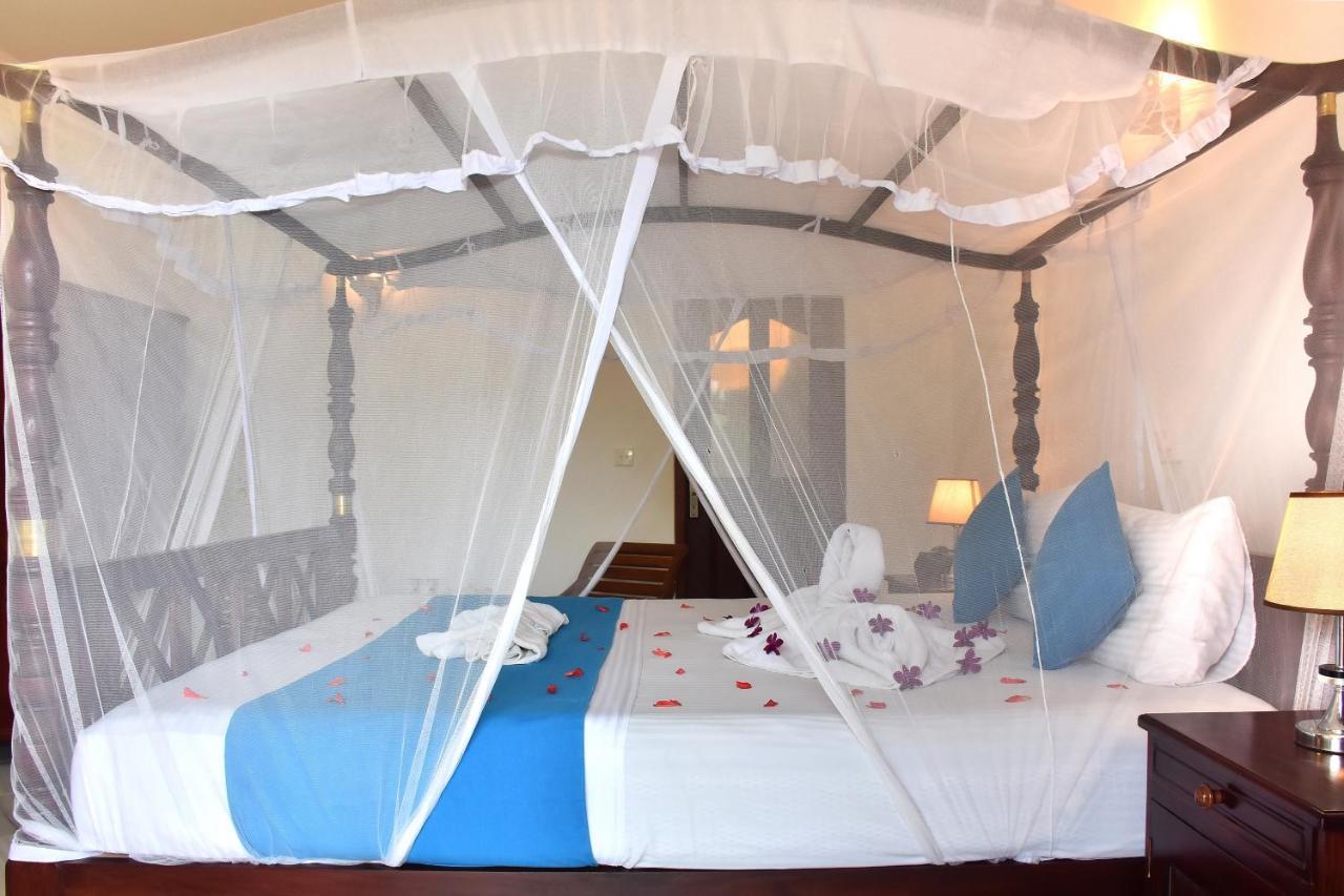 Villa De White Sambur Хикадува Екстериор снимка